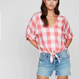⭐️ NWT Express Gingham short sleeve tie front shirt